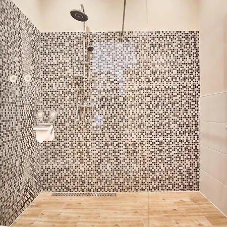 Singer | * ブダペスト